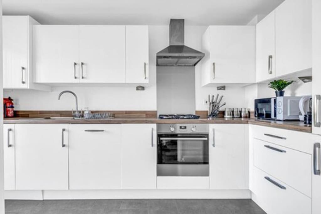 Contractors, Families, Tourists & Groups Welcome Sleeps Upto 9, Garden, Pet Allowed, Parking Included! Birmingham Exterior foto