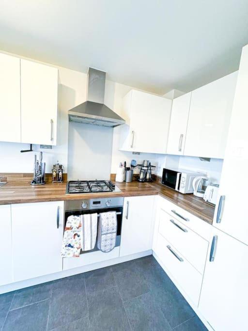 Contractors, Families, Tourists & Groups Welcome Sleeps Upto 9, Garden, Pet Allowed, Parking Included! Birmingham Exterior foto
