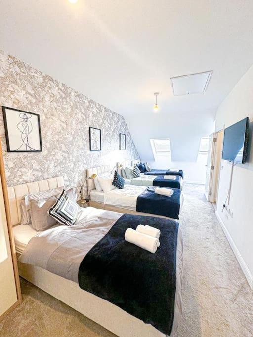 Contractors, Families, Tourists & Groups Welcome Sleeps Upto 9, Garden, Pet Allowed, Parking Included! Birmingham Exterior foto