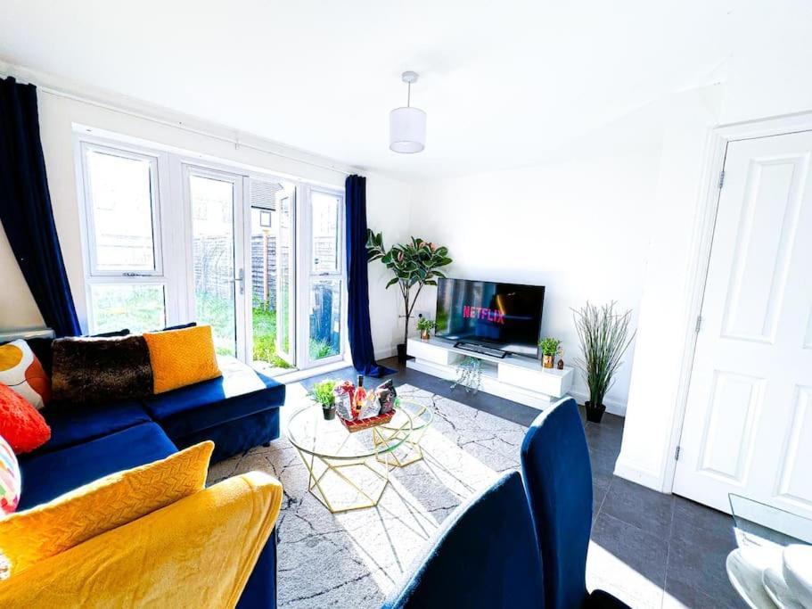Contractors, Families, Tourists & Groups Welcome Sleeps Upto 9, Garden, Pet Allowed, Parking Included! Birmingham Exterior foto