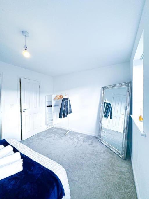 Contractors, Families, Tourists & Groups Welcome Sleeps Upto 9, Garden, Pet Allowed, Parking Included! Birmingham Exterior foto