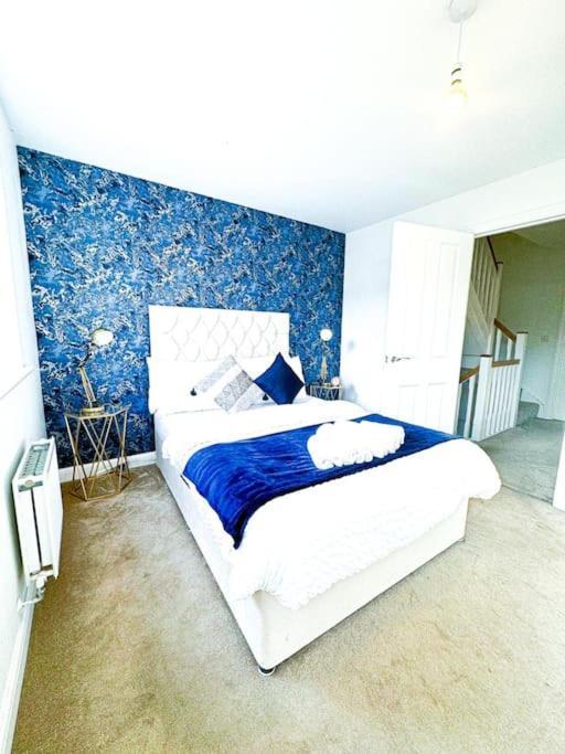 Contractors, Families, Tourists & Groups Welcome Sleeps Upto 9, Garden, Pet Allowed, Parking Included! Birmingham Exterior foto
