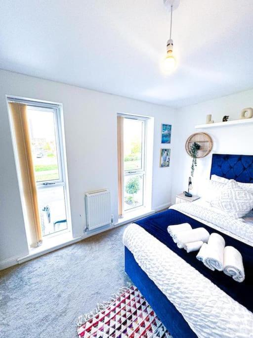 Contractors, Families, Tourists & Groups Welcome Sleeps Upto 9, Garden, Pet Allowed, Parking Included! Birmingham Exterior foto